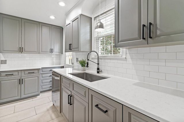 243 N Stanwood Road, Bexley, OH 43209