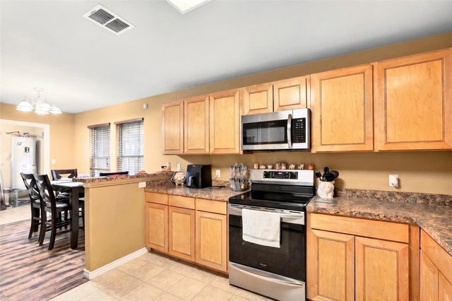 11009 Pikes Peak, Venus, TX 76084