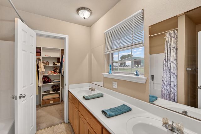 11009 Pikes Peak, Venus, TX 76084
