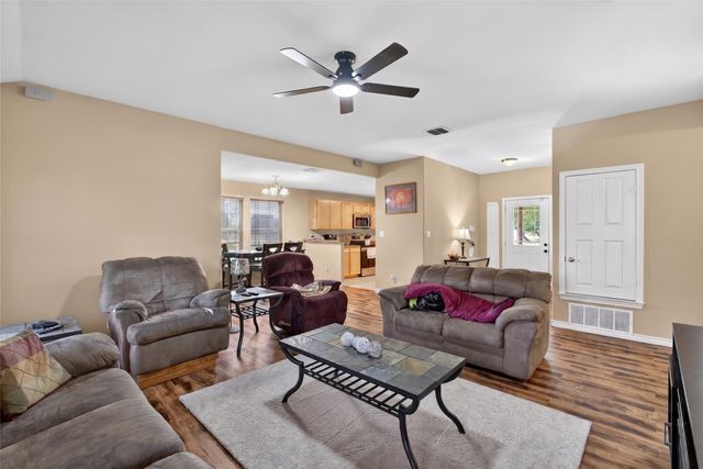 11009 Pikes Peak, Venus, TX 76084