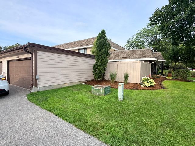 5561 Court F 5561, Hanover Park, IL 60133