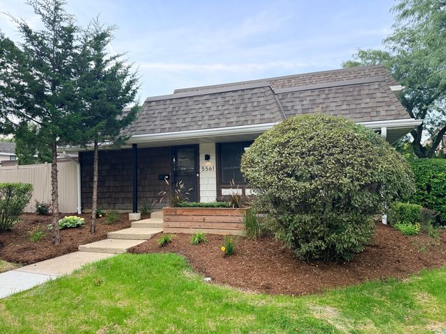 5561 Court F 5561, Hanover Park, IL 60133