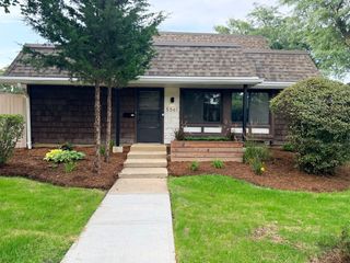 5561 Court F 5561, Hanover Park, IL 60133