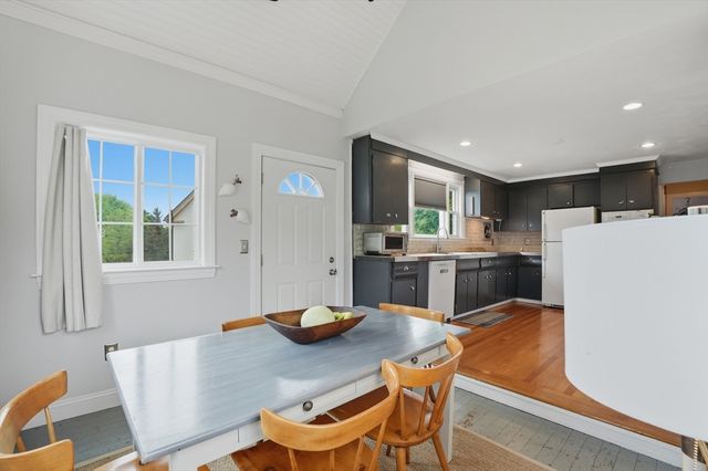10 Newton Street, Hull, MA 02045