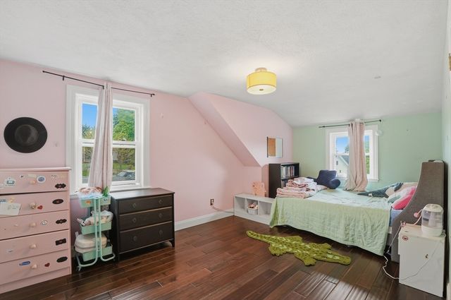 10 Newton Street, Hull, MA 02045