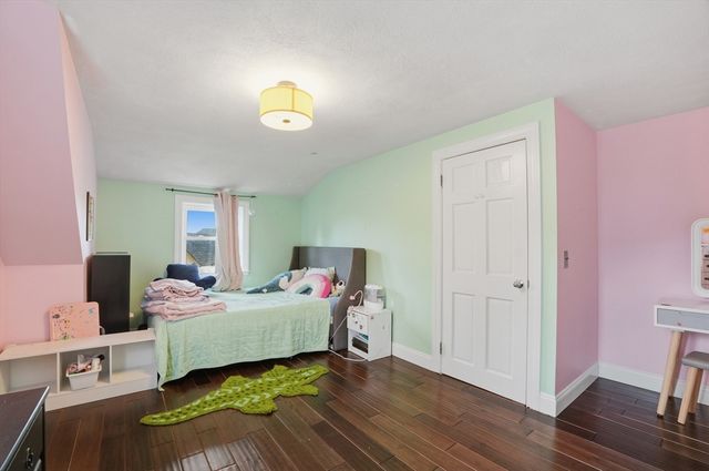10 Newton Street, Hull, MA 02045