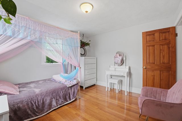 10 Newton Street, Hull, MA 02045