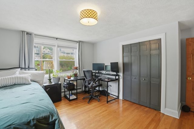 10 Newton Street, Hull, MA 02045
