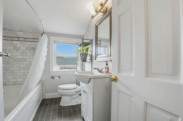 10 Newton Street, Hull, MA 02045