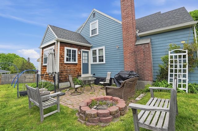 10 Newton Street, Hull, MA 02045