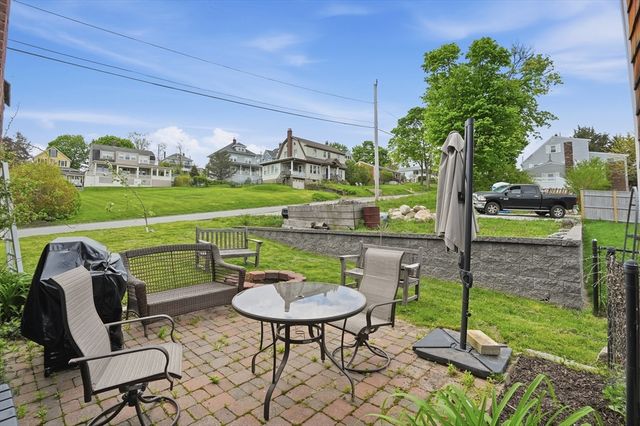 10 Newton Street, Hull, MA 02045