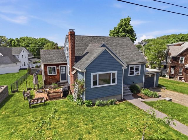 10 Newton Street, Hull, MA 02045