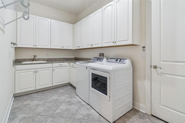 8723 SORANO VILLA DRIVE, Tampa, FL 33647