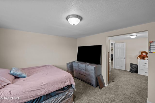 11265 S Annemarie Drive, Tucson, AZ 85736