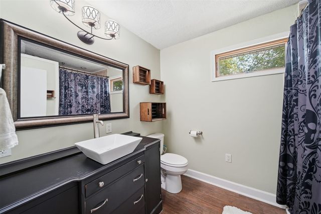 825 Gerald Avenue, Jackson, MI 49203