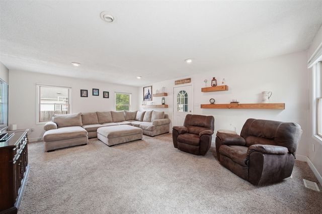 825 Gerald Avenue, Jackson, MI 49203