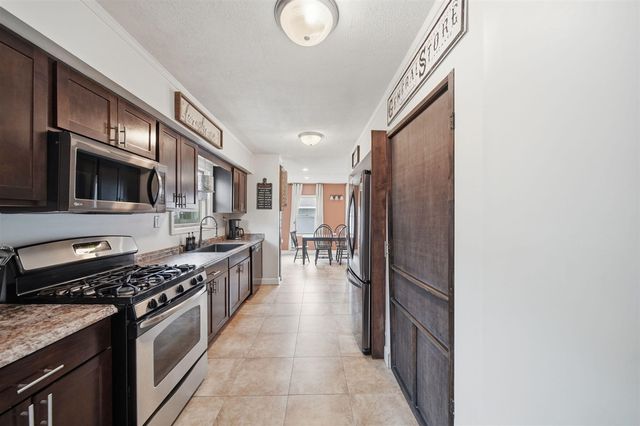 825 Gerald Avenue, Jackson, MI 49203