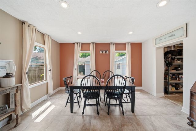 825 Gerald Avenue, Jackson, MI 49203
