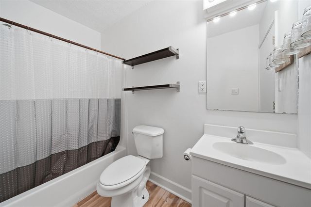 825 Gerald Avenue, Jackson, MI 49203