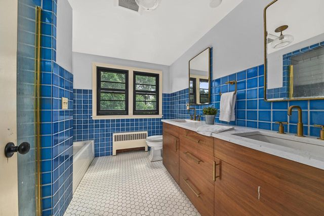 1345 Hickory Hill LANE, Brookfield, WI 53045