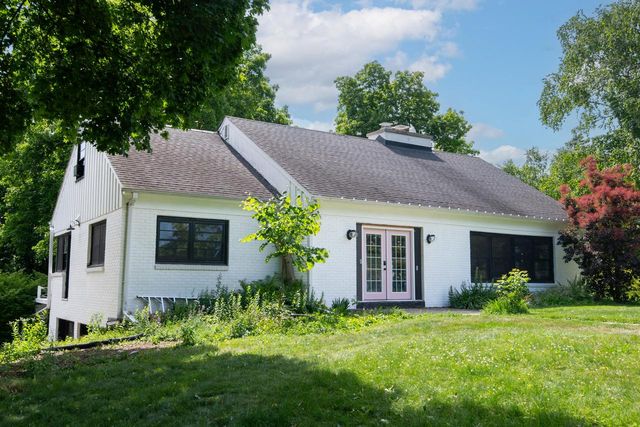 1345 Hickory Hill LANE, Brookfield, WI 53045