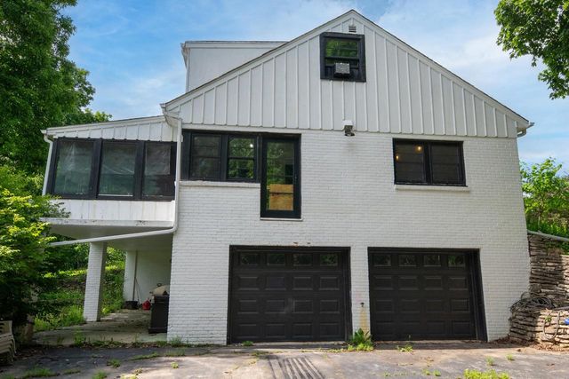 1345 Hickory Hill LANE, Brookfield, WI 53045