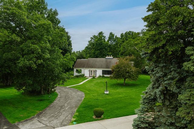 1345 Hickory Hill LANE, Brookfield, WI 53045