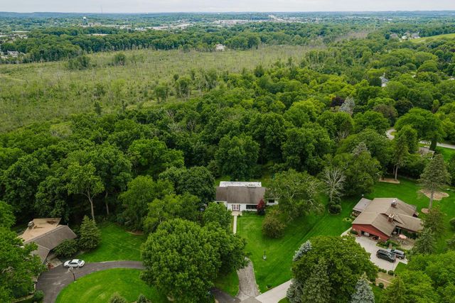 1345 Hickory Hill LANE, Brookfield, WI 53045