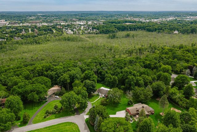 1345 Hickory Hill LANE, Brookfield, WI 53045