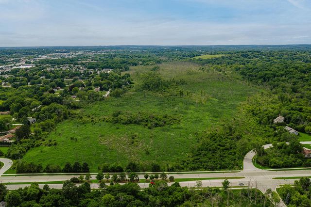 1345 Hickory Hill LANE, Brookfield, WI 53045