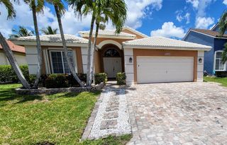 4797 NW 7th Pl, Deerfield Beach, FL 33442