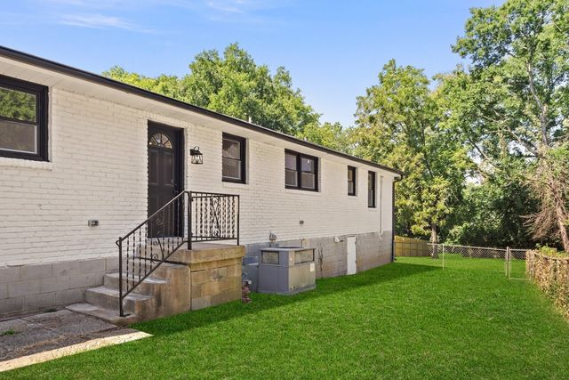 1402 Montgomery Ave B, Nashville, TN 37207