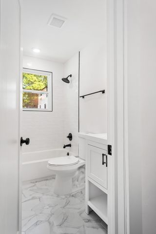 1402 Montgomery Ave B, Nashville, TN 37207
