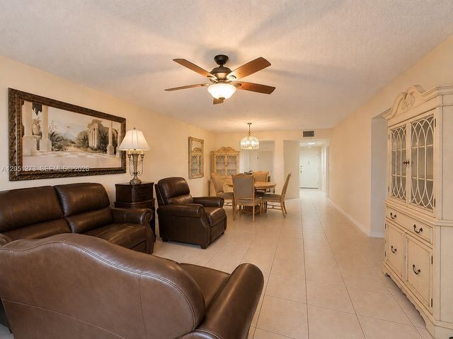 12950 SW 4th Ct 209H, Pembroke Pines, FL 33027