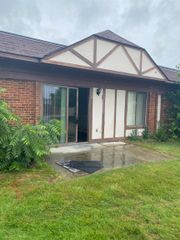 29900 N Grand Oak Drive 26, Warren, MI 48092