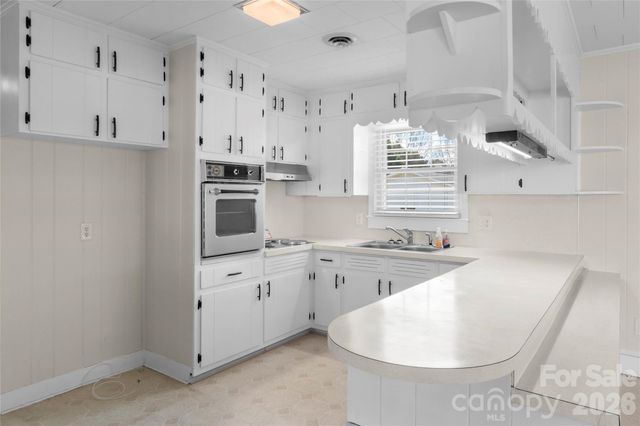 612 E Main Street, Boonville, NC 27011