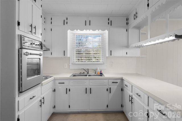 612 E Main Street, Boonville, NC 27011