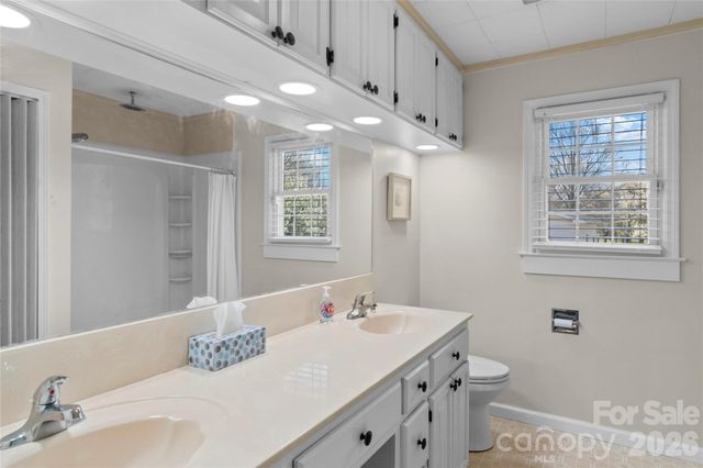 612 E Main Street, Boonville, NC 27011