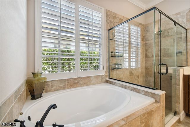 5742 Calmar Breeze LN, Fort Myers, FL 33908