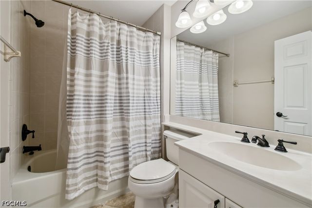 5742 Calmar Breeze LN, Fort Myers, FL 33908