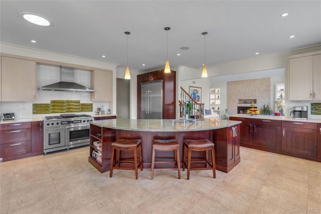 9 Walden Place, Huntington, NY 11743