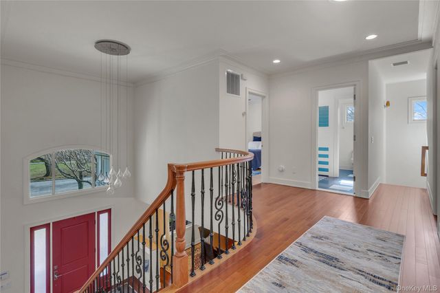 9 Walden Place, Huntington, NY 11743