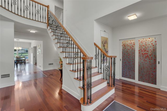 9 Walden Place, Huntington, NY 11743