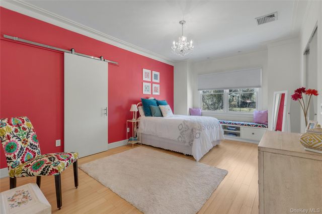 9 Walden Place, Huntington, NY 11743