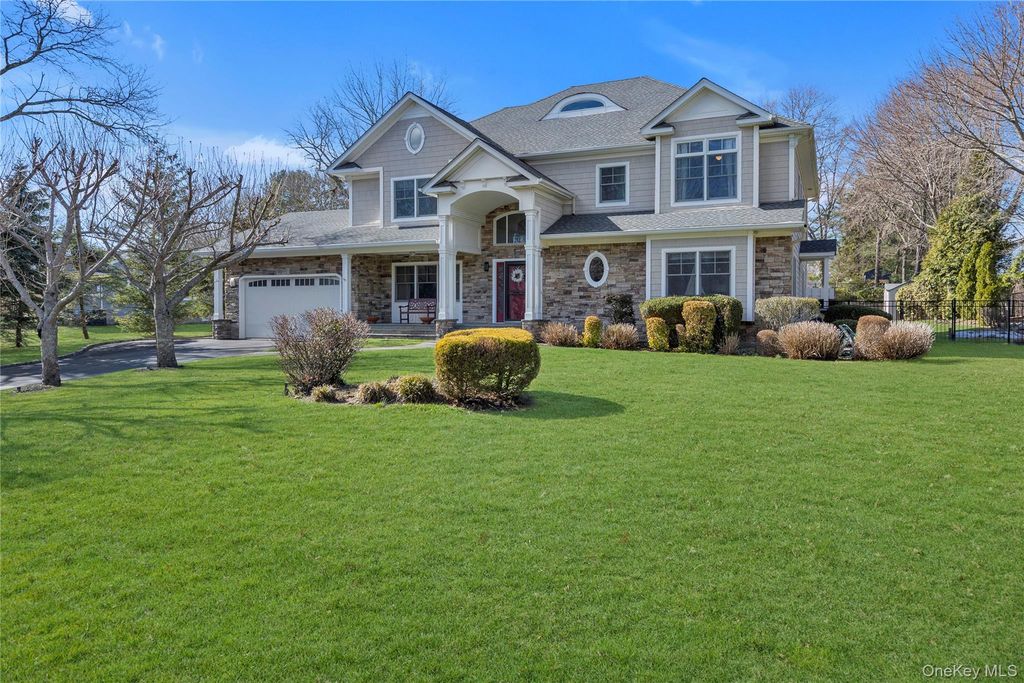 9 Walden Place, Huntington, NY 11743