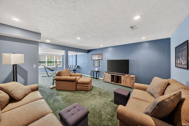 14296 Parkridge Drive, Granger, IN 46530