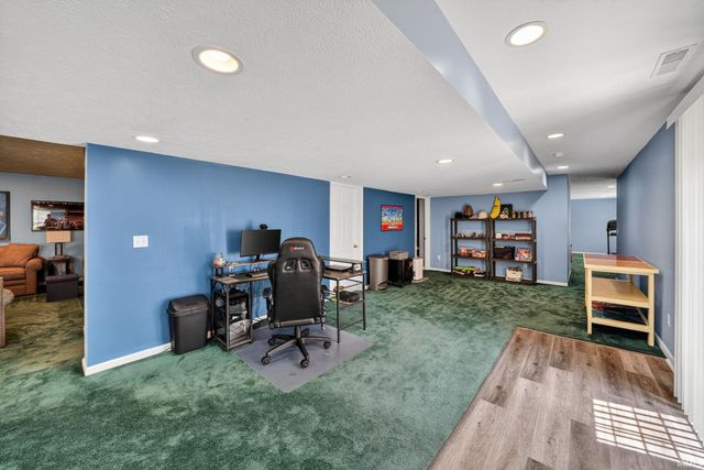 14296 Parkridge Drive, Granger, IN 46530