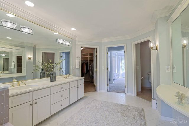 4725 Miami Road, Indian Hill, OH 45243