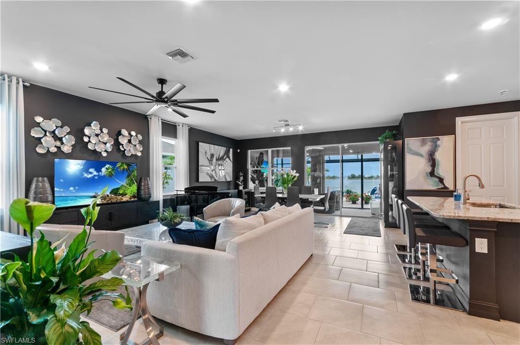 Image 18 of property listing at 847 Stonewater Lake TER W, Cape Coral, FL 33993