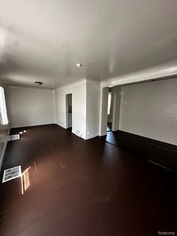920 Huron Street, Flint, MI 48507